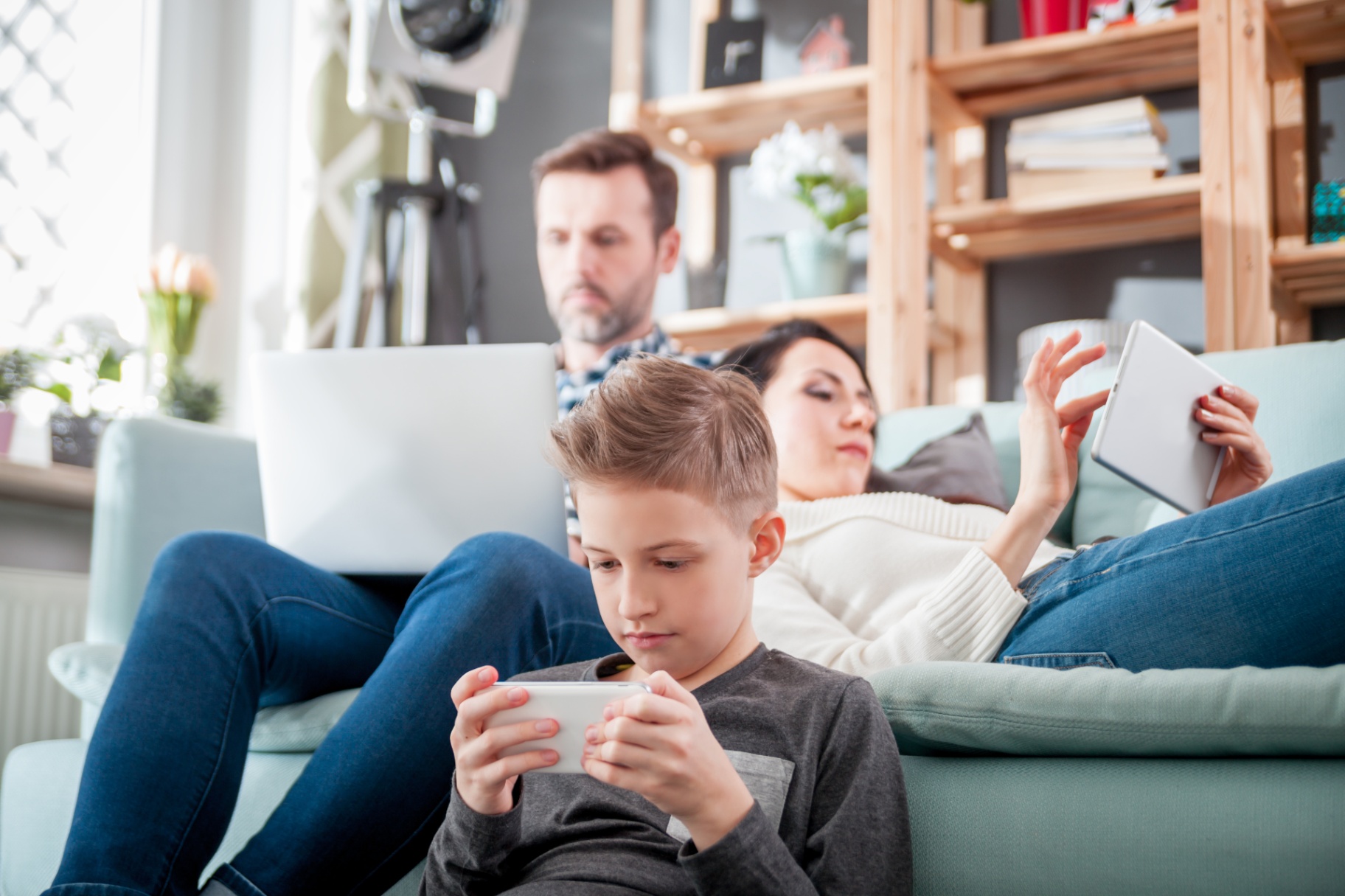 Connecting UAE with innovative digital solutions for home entertainment, wifi plans, and mobile communication tailored for modern living needs.